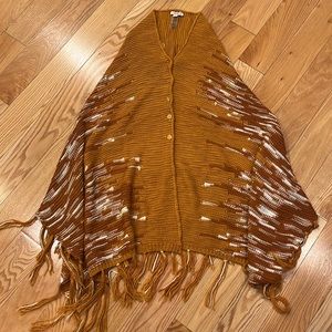 LuLaRoe button front poncho